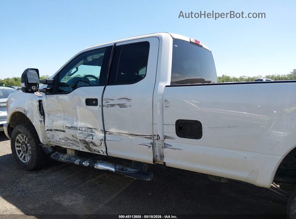 1FT7X2BT3HED94055 2017 FORD F-250 Белый Вид спереди