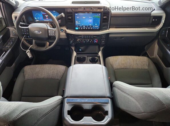 1FT8W2BN5PEC42284 2023 FORD F250 Черный Вид панели приборов
