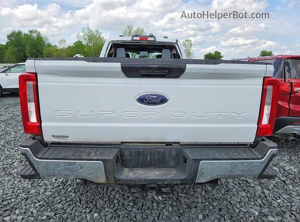 1FT8W3BA9TED86269 2026 FORD F350 Белый Вид сзади