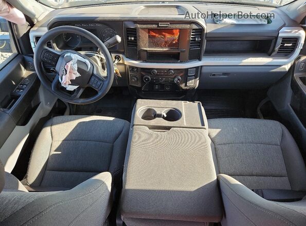 1FT8W3BA9TED86269 2026 FORD F350 Белый Вид панели приборов