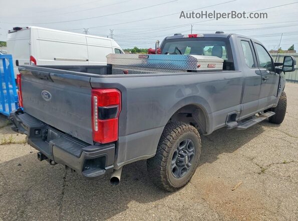 1FT8X2BN4PED41563 2023 FORD F250 Gray Trasero derecho