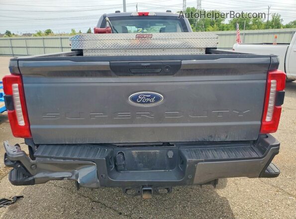 1FT8X2BN4PED41563 2023 FORD F250 Gray Vista trasera