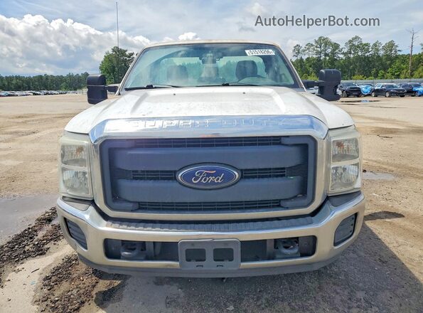 1FTBF2A63GEC06013 2016 FORD F250 White Widok z przodu