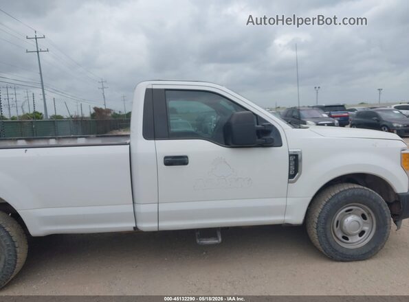 1FTBF2A69HEC65665 2017 FORD F-250 White Widok wnętrza z tyłu