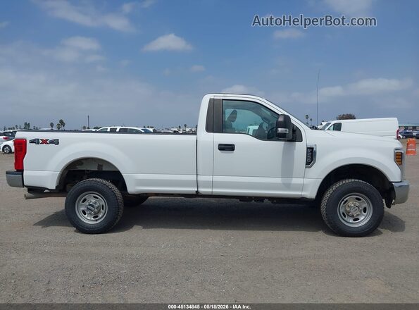 1FTBF2B69JEC69932 2018 FORD F-250 Белый Вид задней части салона