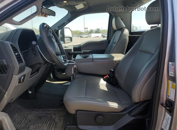 1FTBF2B69MEC71345 2021 FORD F250 Gray Front interior view