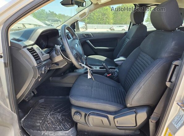 1FTER1EH7KLB04745 2019 FORD RANGER Silver Front interior view