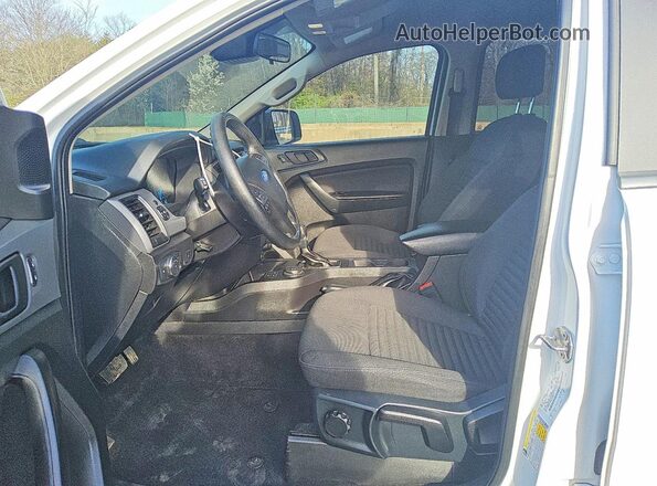 1FTER4FH5MLE05047 2021 FORD RANGER White Widok wnętrza z przodu