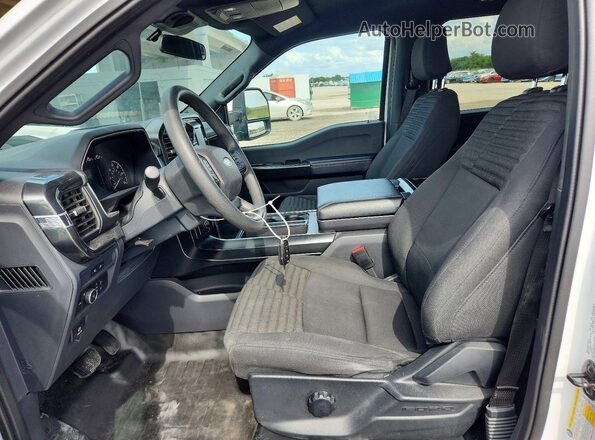 1FTEW1C53NFC38141 2022 FORD F150 White Vista interior delantera