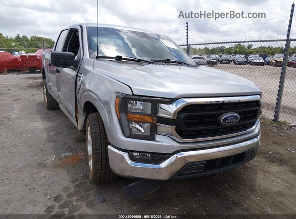 1FTEW1C88PKE65572 2023 FORD F150 Серебряный Передняя правая четверть