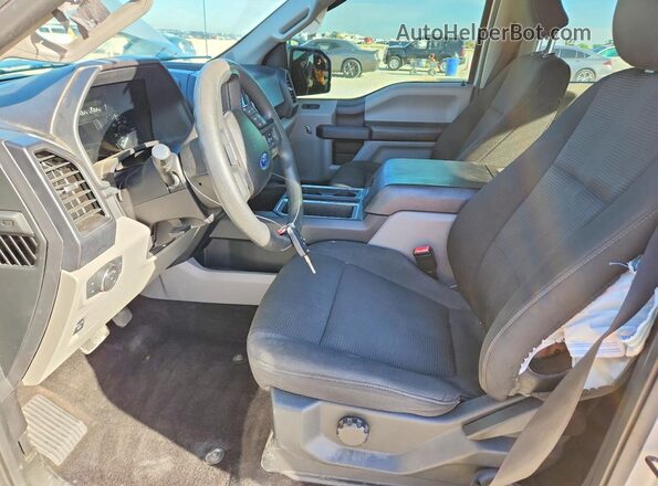 1FTEW1CP5JKD04403 2018 FORD F150 Серебряный Вид салона спереди