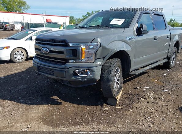 1FTEW1E58JFD26335 2018 FORD F150 Серый Вид спереди
