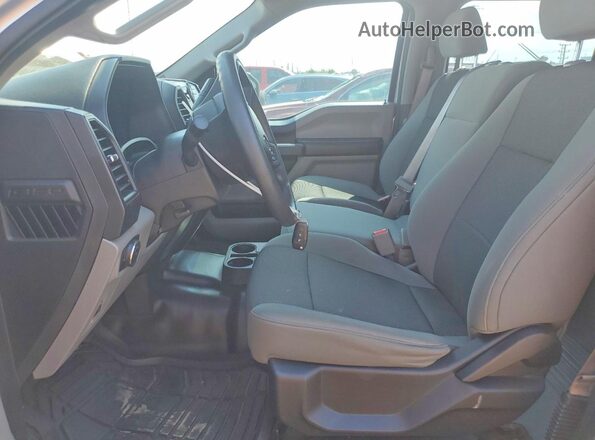 1FTEW1E82HFC50857 2017 FORD F150 Серебряный Вид салона спереди