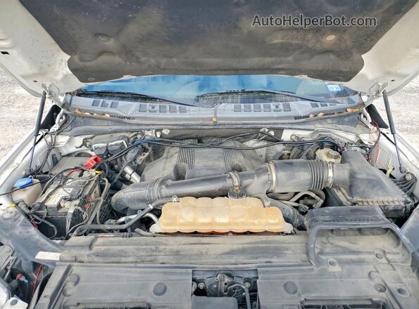 1FTEW1EG0HKC60012 2017 FORD F150 White Widok wnętrza z tyłu