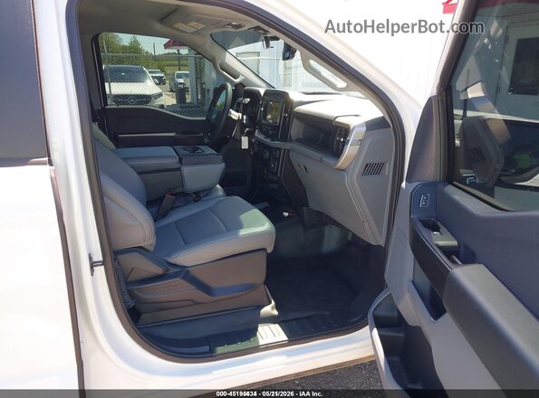 1FTEW1EP7PKF10053 2023 FORD F150 Белый Вид салона спереди
