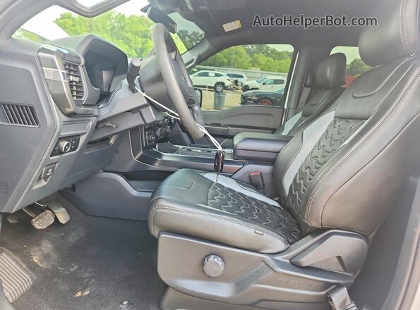 1FTEW2LP4RKE69988 2024 FORD F150 White Vista interior delantera