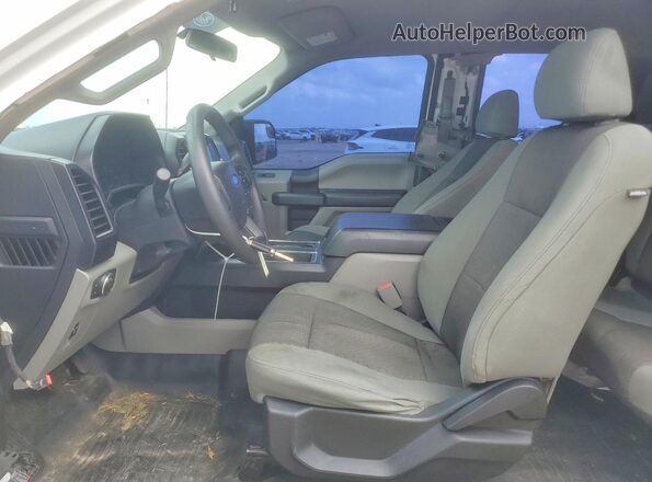 1FTEX1C89HFA20958 2017 FORD F150 Белый Вид салона спереди