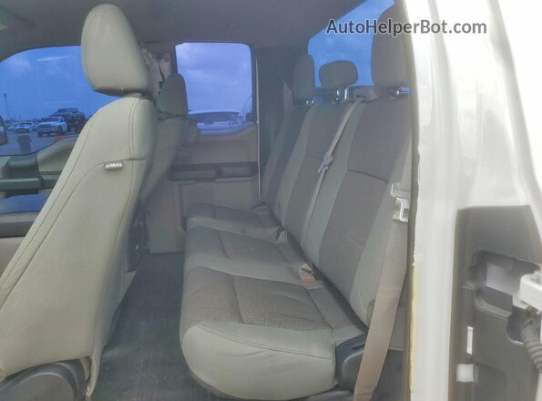1FTEX1C89HFA20958 2017 FORD F150 Белый Вид задних сидений