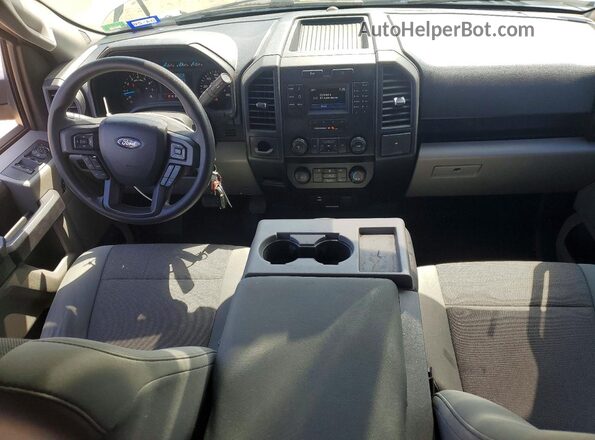1FTEX1C89HKD35539 2017 FORD F150 White Widok deski rozdzielczej