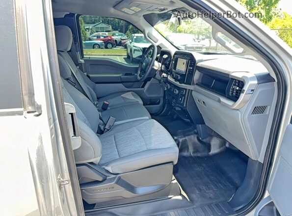 1FTEX1CB2PKE51093 2023 FORD F150 Silver Front view