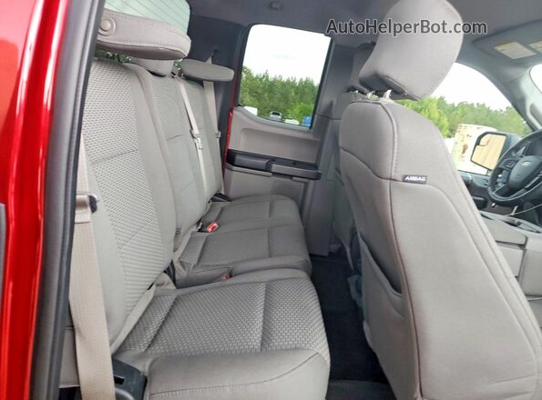 1FTEX1CP5GKG03699 2016 FORD F150 Red Vista de los asientos traseros
