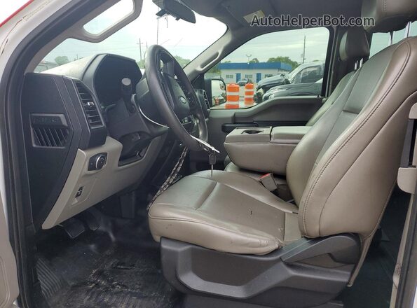 1FTEX1CP8JKE49920 2018 FORD F150 Red Вид салону спереду