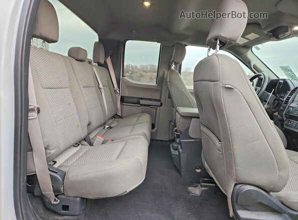 1FTEX1E50JKE94331 2018 FORD F150 White Հետևի նստատեղերի տեսք