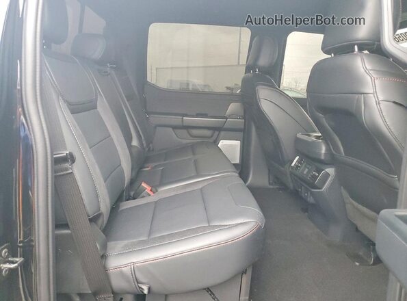 1FTFW1RG7TFA44853 2026 FORD F150 Black Widok tylnych siedzeń