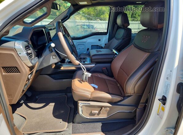 1FTFW6LD8TFA18872 2026 FORD F150 Белый Вид салона спереди