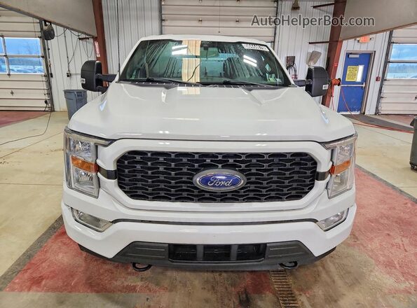 1FTFX1E84NFA44128 2022 FORD F150 White Widok z przodu