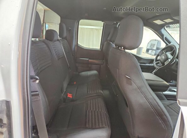1FTFX1E84NFA44128 2022 FORD F150 White Widok tylnych siedzeń
