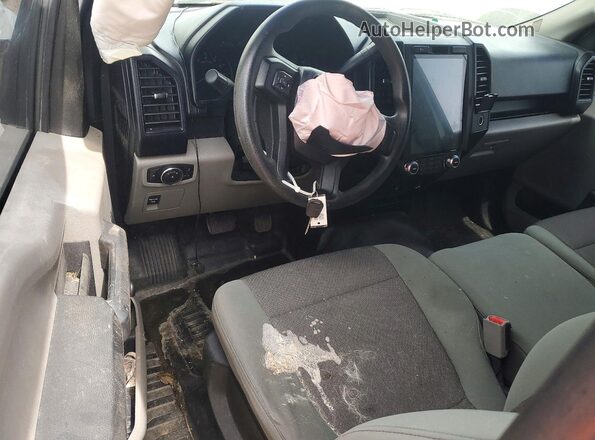 1FTMF1C81GKE59446 2016 FORD F150 Белый Вид панели приборов