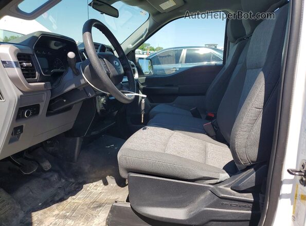 1FTMF1EB5PKF09273 2023 FORD F150 White Вид салону спереду