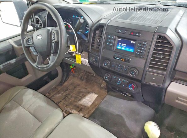 1FTMF1EP5GFB56571 2016 FORD F150 Белый Вид панели приборов