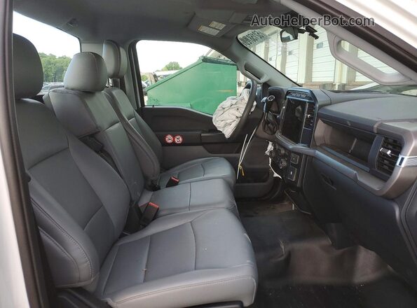 1FTMF1KP7RKF17085 2024 FORD F150 White Widok tylnych siedzeń