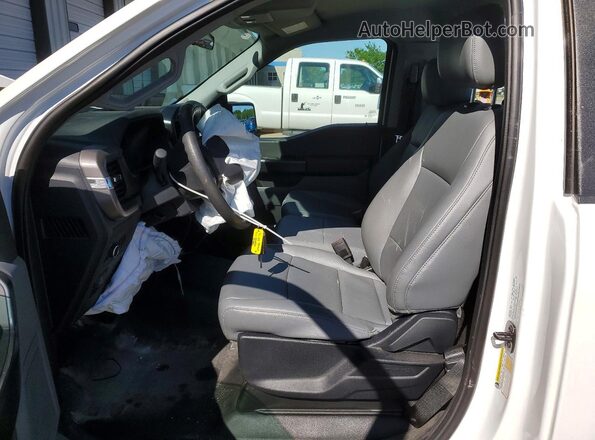 1FTMF1KP7RKF17085 2024 FORD F150 White Widok wnętrza z przodu
