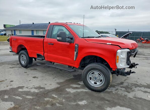 1FTRF3BA3PEC46180 2023 FORD F350 Красный Передняя правая четверть