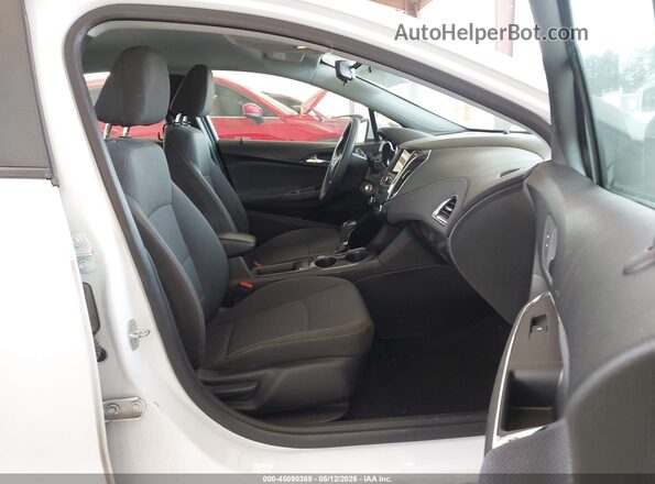 1G1BC5SM8K7151247 2019 CHEVROLET CRUZE Белый Вид салона спереди