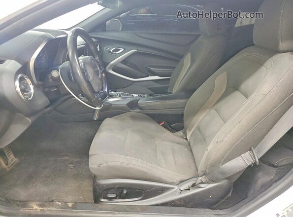 1G1FB1RX5L0100909 2020 CHEVROLET CAMARO Белый Вид салона спереди