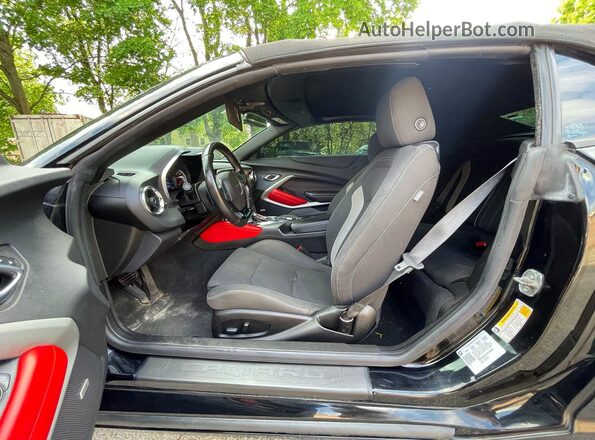 1G1FB3DSXP0100563 2023 CHEVROLET CAMARO Black Widok naklejki z numerem VIN