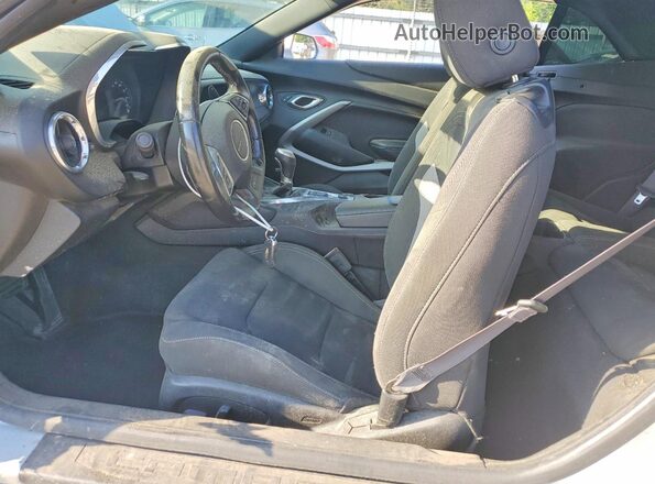 1G1FB3DX4H0213633 2017 CHEVROLET CAMARO Серый Вид салона спереди