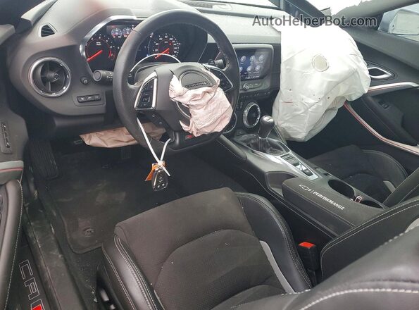 1G1FG3D72R0119009 2024 CHEVROLET CAMARO Серебряный Вид панели приборов