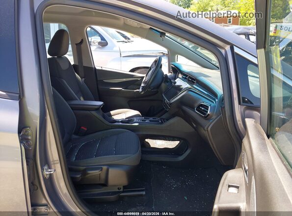 1G1FW6S07P4201074 2023 CHEVROLET BOLT Серебряный Вид салона спереди