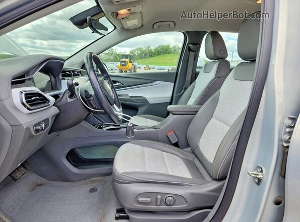 1G1FZ6S04P4178473 2023 CHEVROLET BOLT Серебряный Вид салона спереди