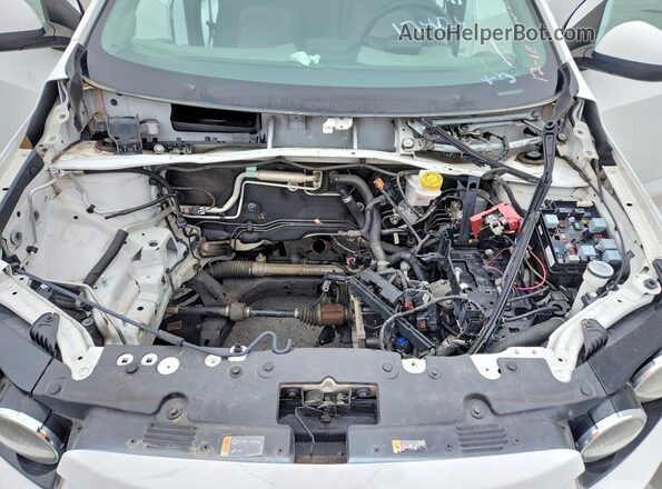 1G1JA6SH2G4170640 2016 CHEVROLET SONIC White Widok wnętrza z tyłu