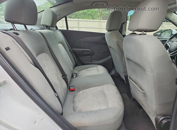 1G1JB5SH0H4167440 2017 CHEVROLET SONIC Белый Вид задних сидений