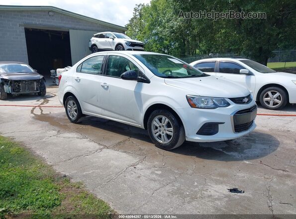 1G1JB5SHXJ4137562 2018 CHEVROLET SONIC Белый Передняя правая четверть