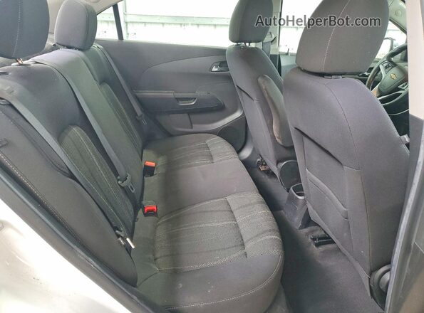 1G1JD5SH0H4102176 2017 CHEVROLET SONIC Белый Вид задних сидений