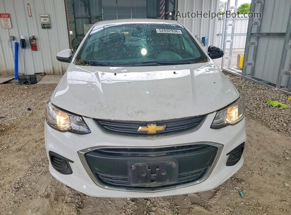 1G1JD5SH0H4102176 2017 CHEVROLET SONIC Белый Вид спереди