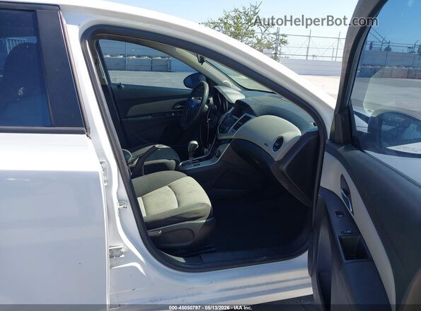 1G1PC5SHXG7163612 2016 CHEVROLET CRUZE Белый Вид салона спереди